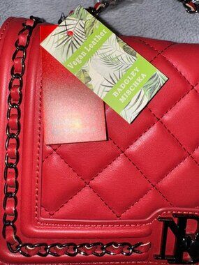 Badgley Mischka NWT Big Red Quilted Crossbody with Frame/Chain on the Cover